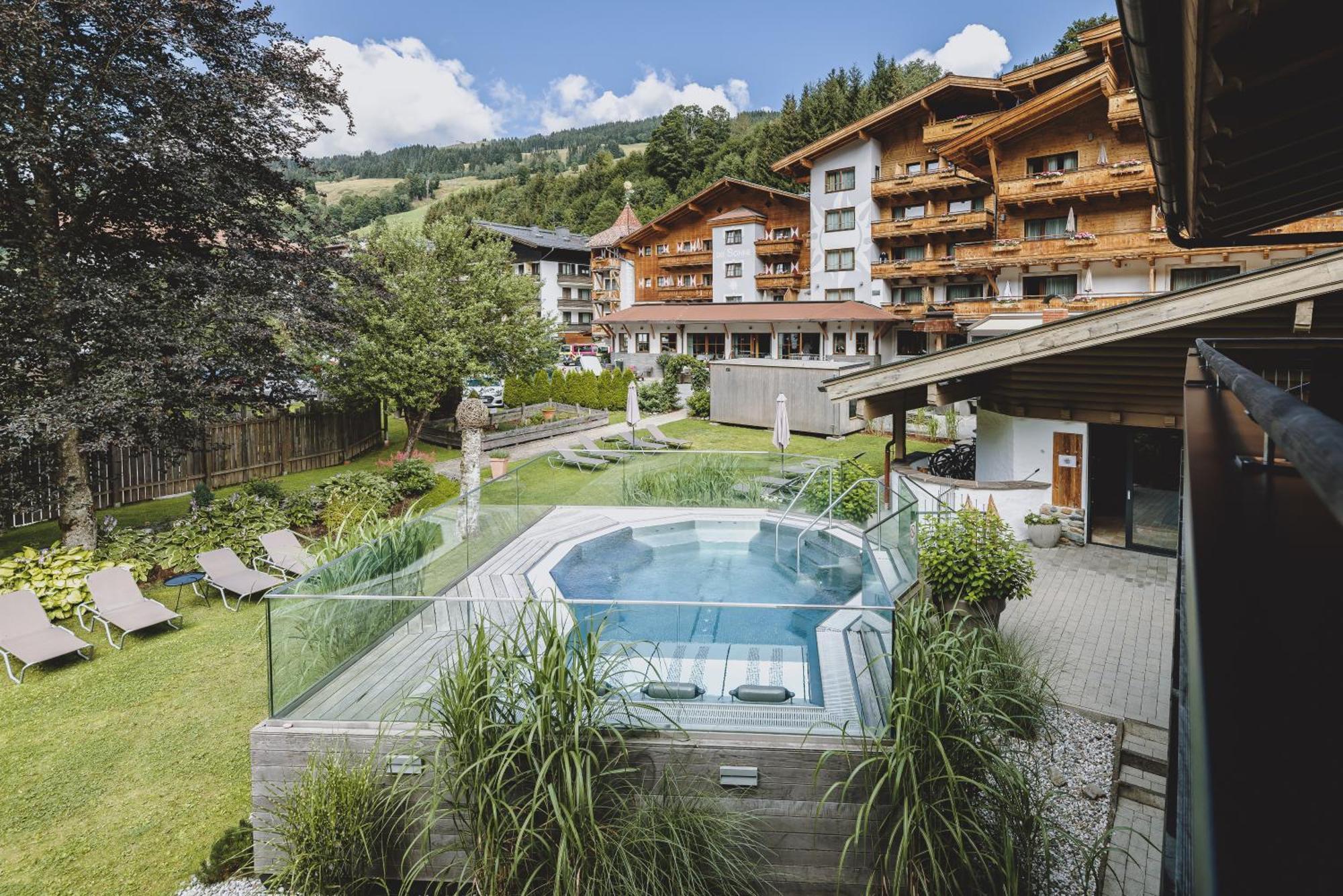 Hotel Die Sonne Saalbach-Hinterglemm Exteriör bild
